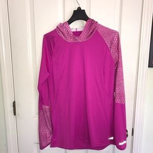 Women’s athletic top